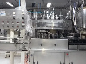 Envasadora e Tampadora 8.000 Garrafas/Hora