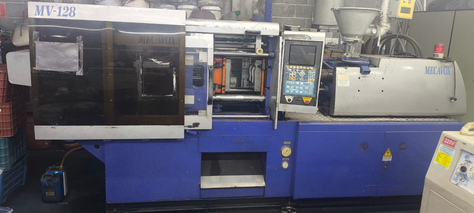 Injetora de Plástico - Imagem 2