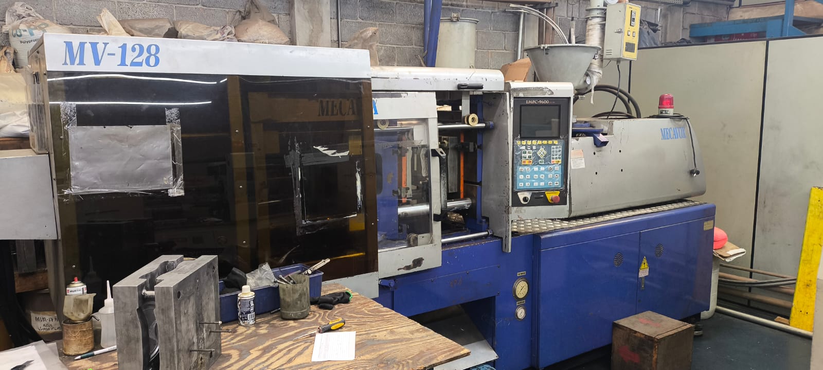 Injetora de Plástico - Imagem 3